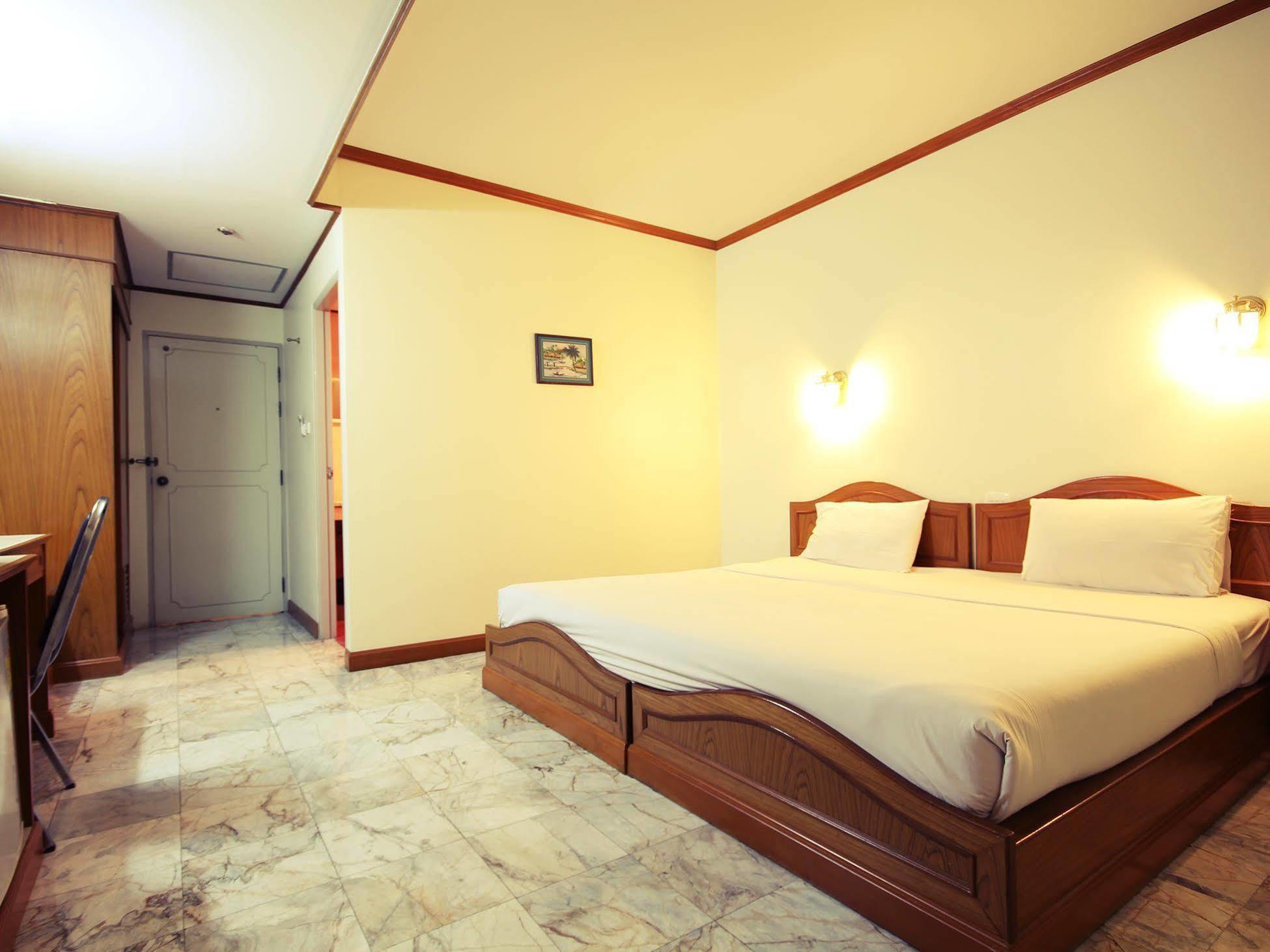 AVA Hotel Phitszanulok Kültér fotó