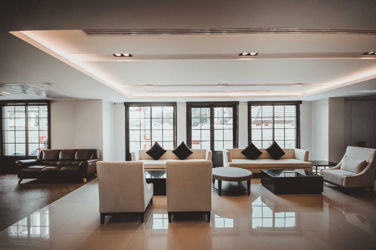 AVA Hotel Phitszanulok Kültér fotó